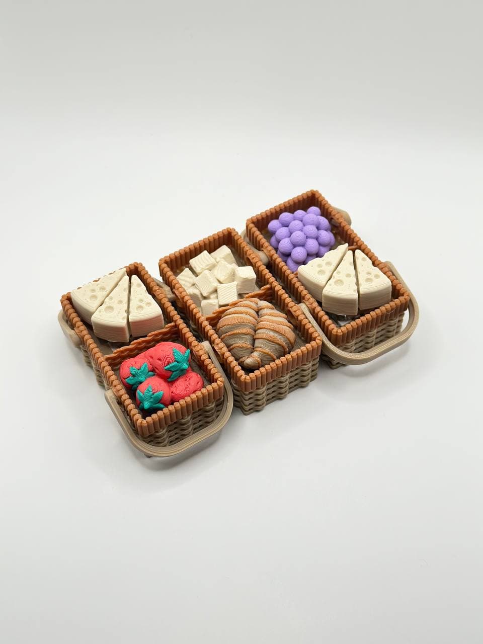 Mini picnic basket